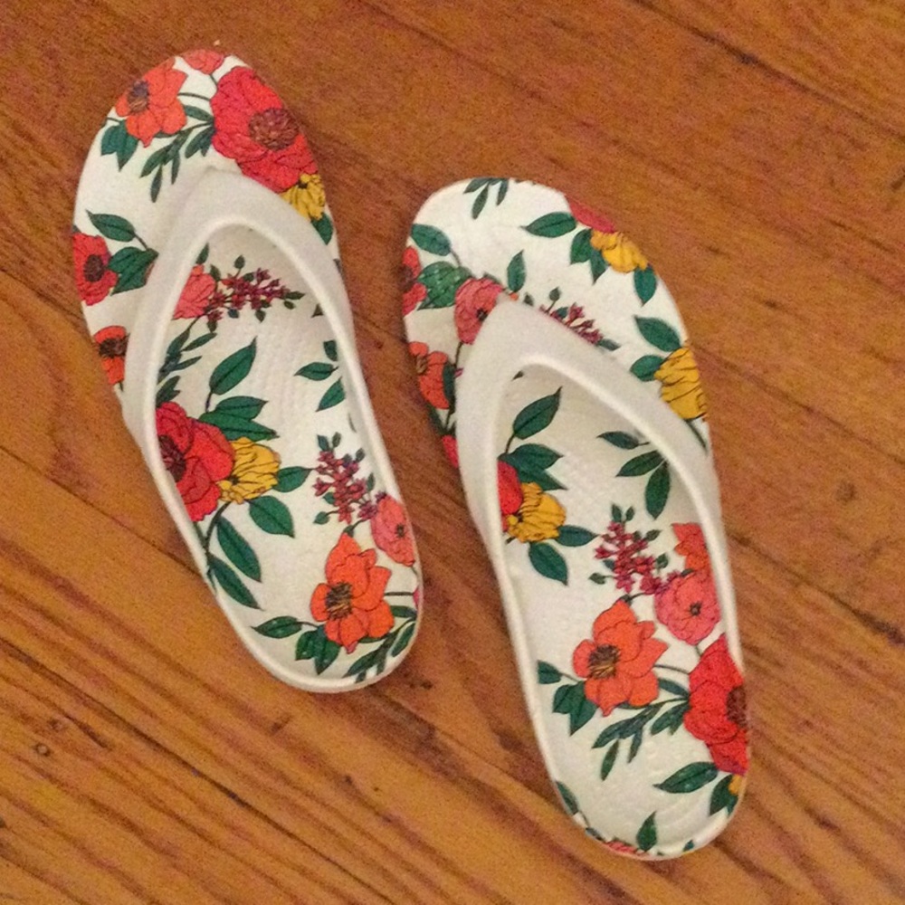 Crocs size 8 - Picture 4 of 5